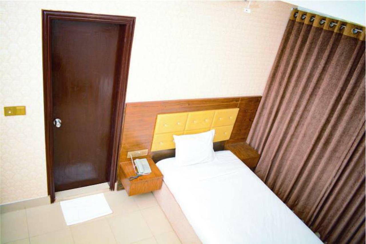 The Alina Hotel & Suites Chittagong Dış mekan fotoğraf